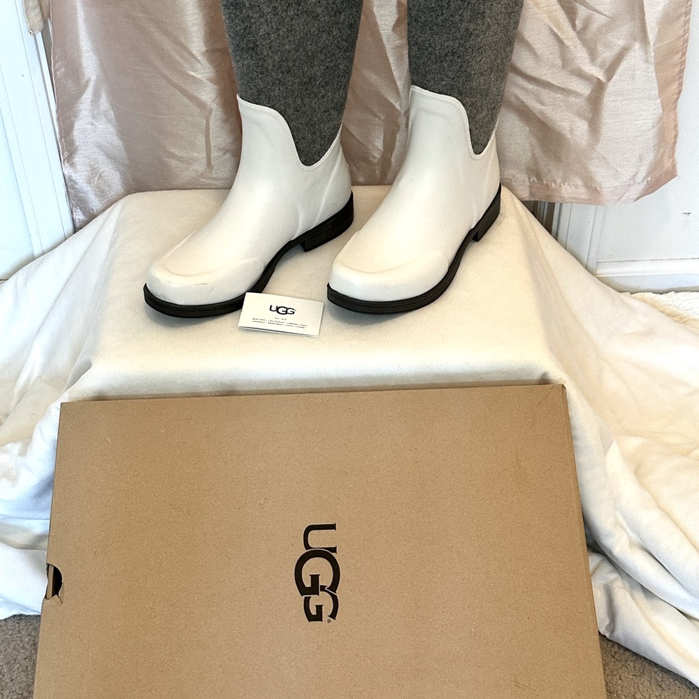 UGG Rainboots Gray Wool White Sz 12